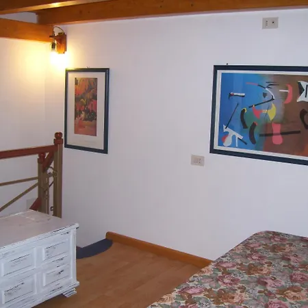 Little Tower * Aielli