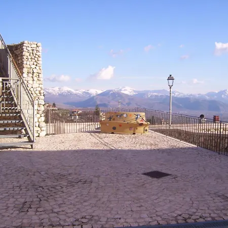 Little Tower בית נופש